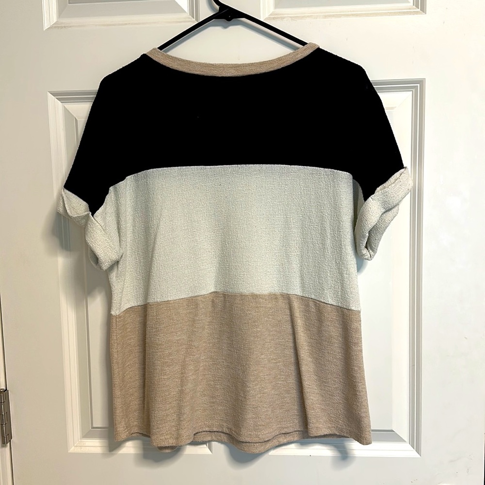 Size medium - Picture 2 of 2